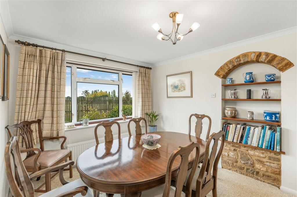 11 Holland Rise, Kings Sutton-12.jpg