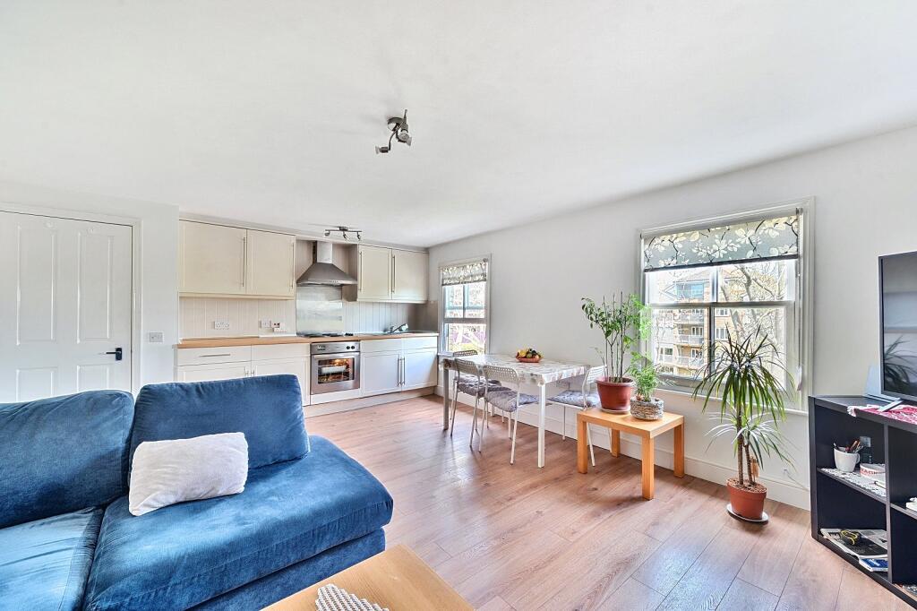 Sitting Room/Kitchen