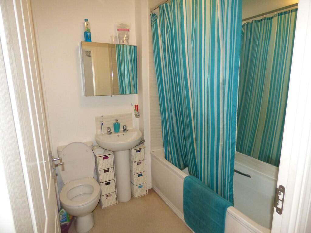 Family Bathroom 
