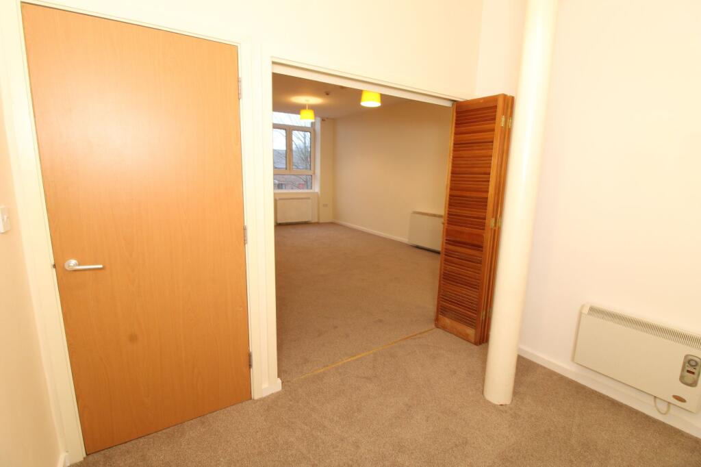 Bedroom 2 / Dining Room