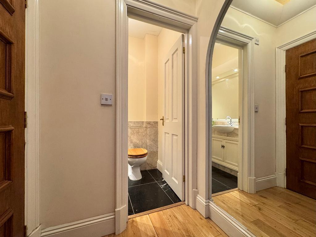 Entrance hall with cloakroom