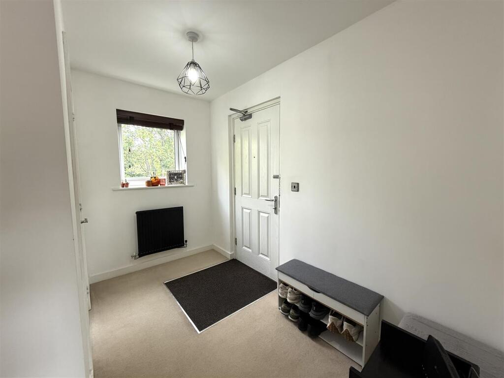 30 langley way hall a.jpeg