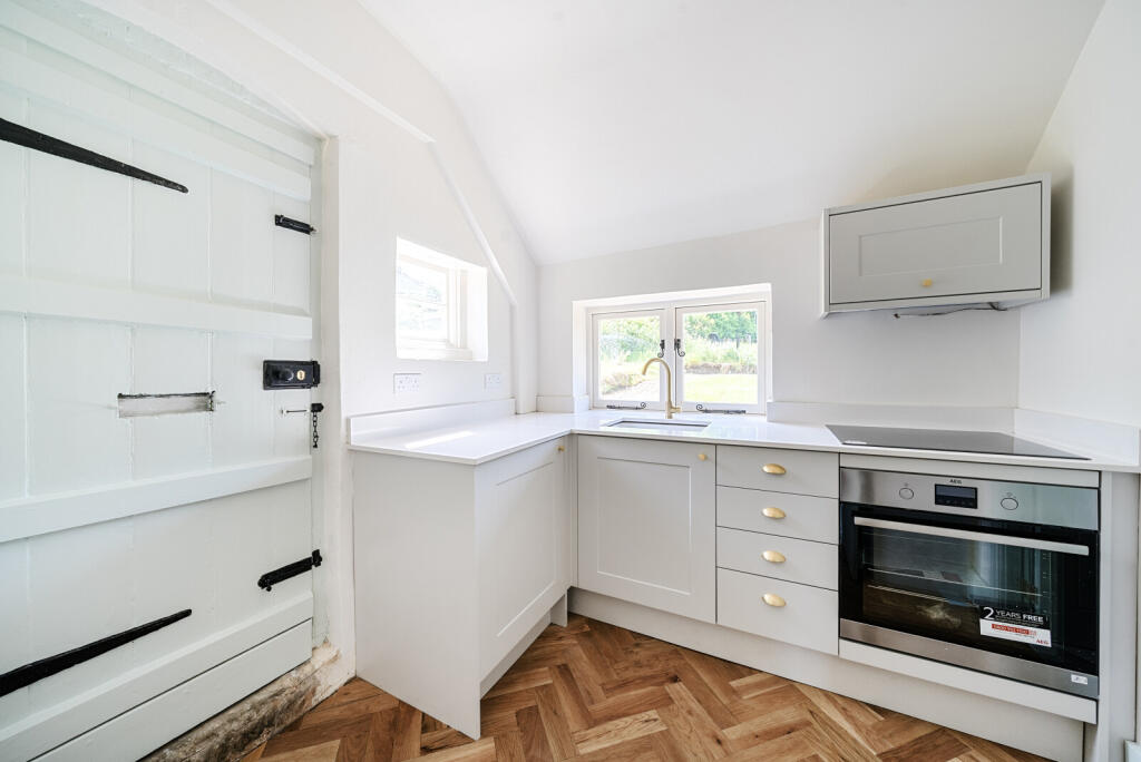 1296528-7-682c6fc...