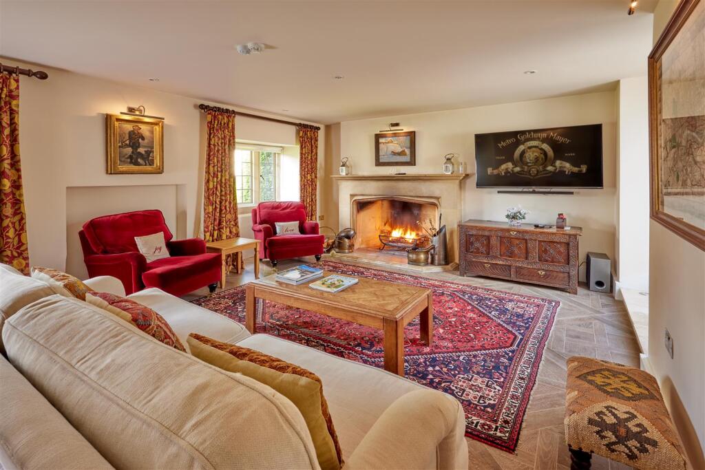 Sitting Room.jpg