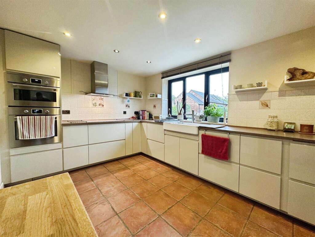 01f840c3--4D7F-AE00-2A2EA19A0C4D-26888-000007B2004