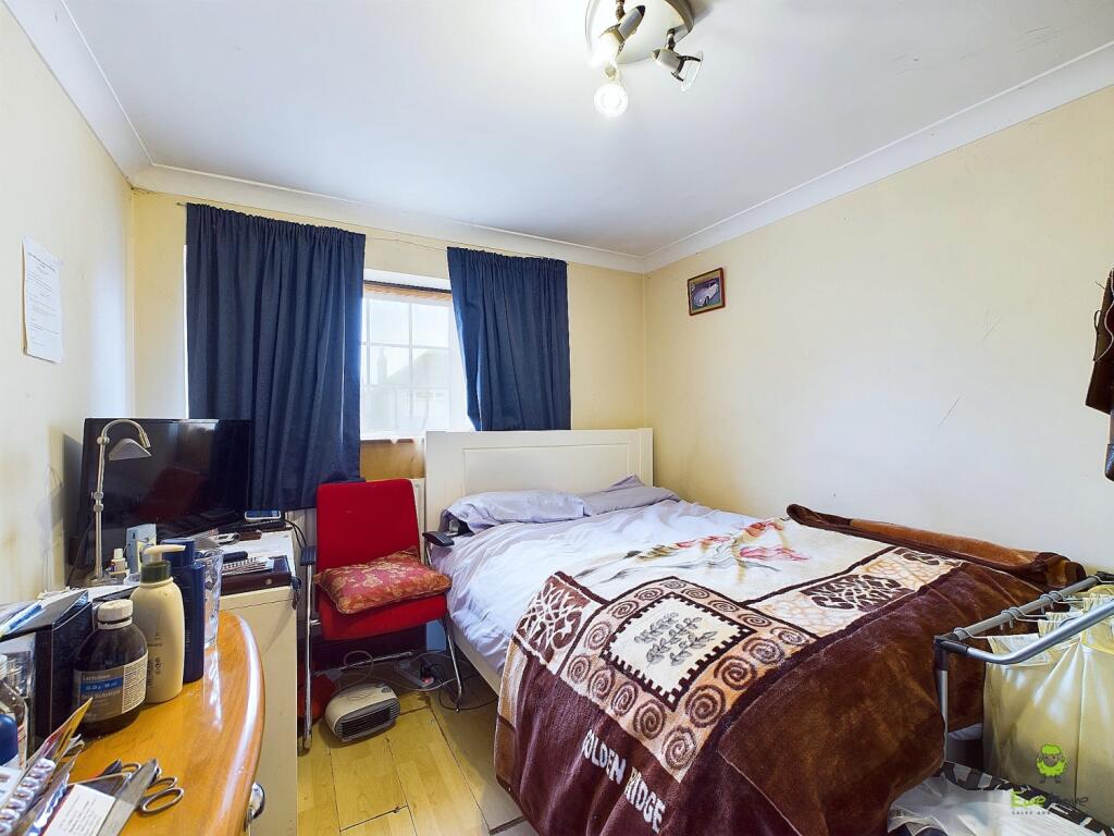 CAM04399G0-PR0023-STILL004