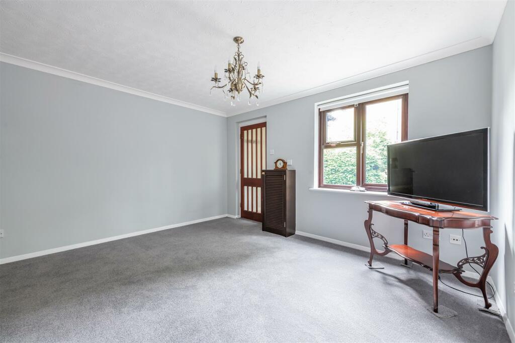 Osprey Close, E11