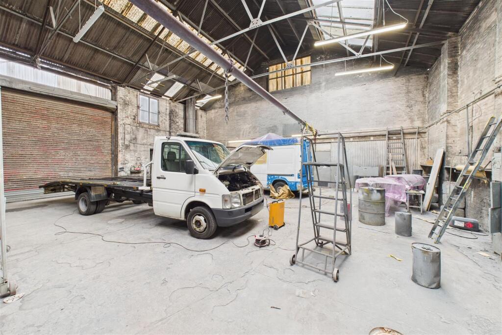 Hallen Motor Company, Collins Street, Avonmouth, B