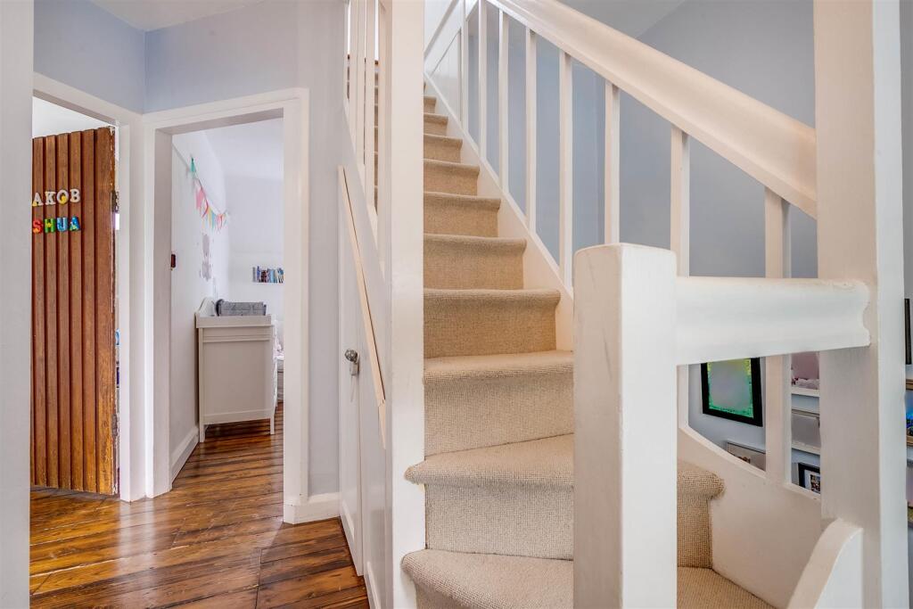 Norton Way South 357-8.jpg