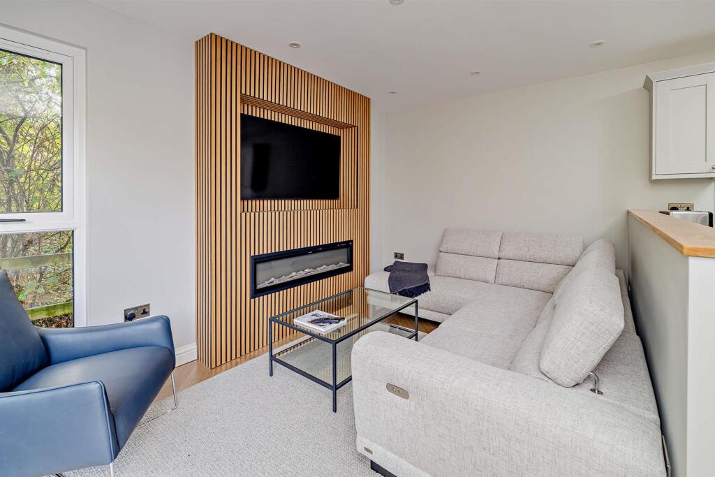 8668417-stills-interior29(1)-800.jpg