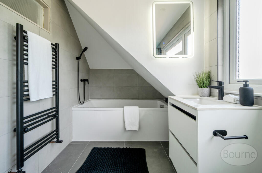 23e18c07-2b5e-46c...