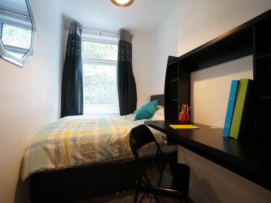 37 caellepa bed 3.jpg