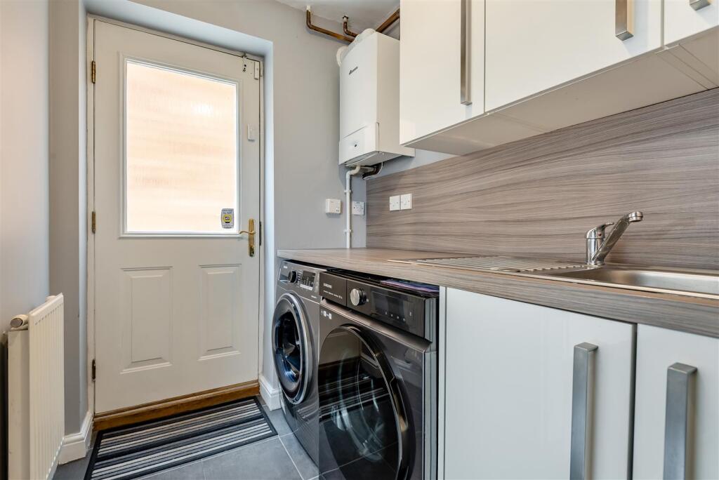 8652251-interior10.jpg