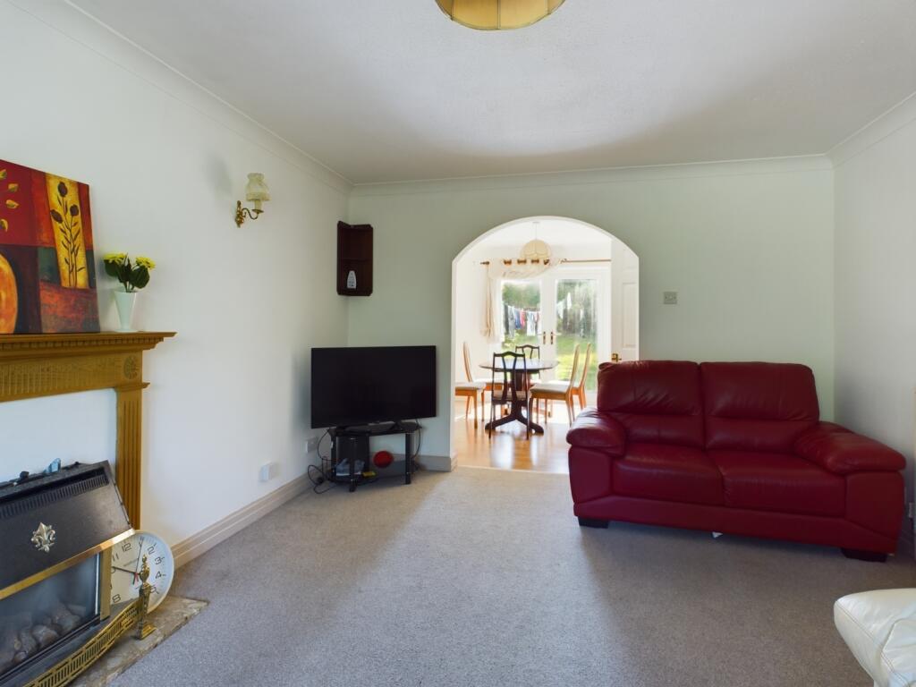 CAM03052G0-PR0033-STILL008