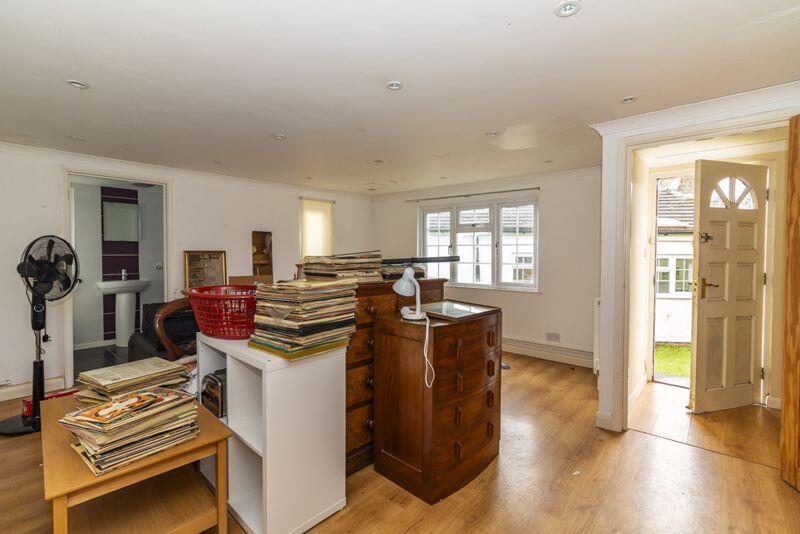 Photo 38
