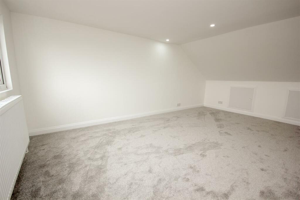 Master Bedroom.jpg