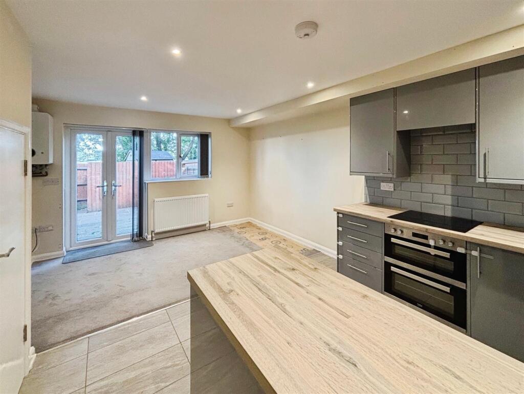 Open Plan Living Room/Kitchen