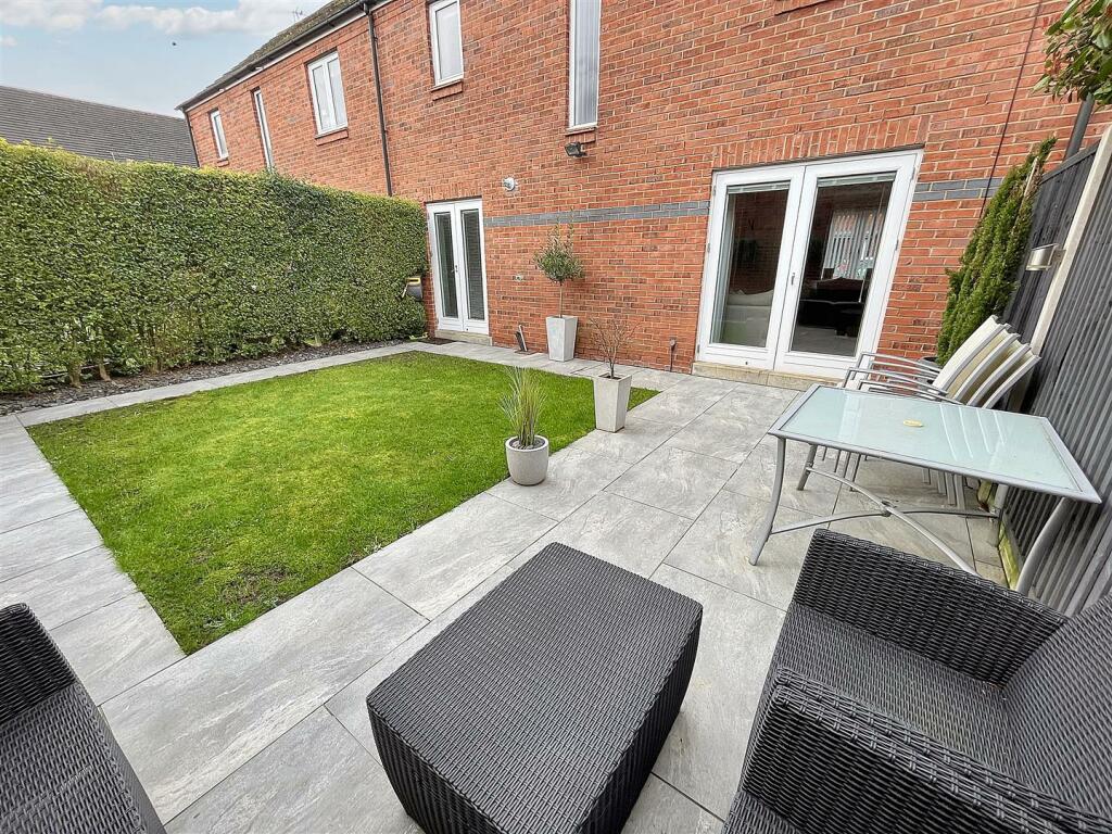 Gardens Aspect 3