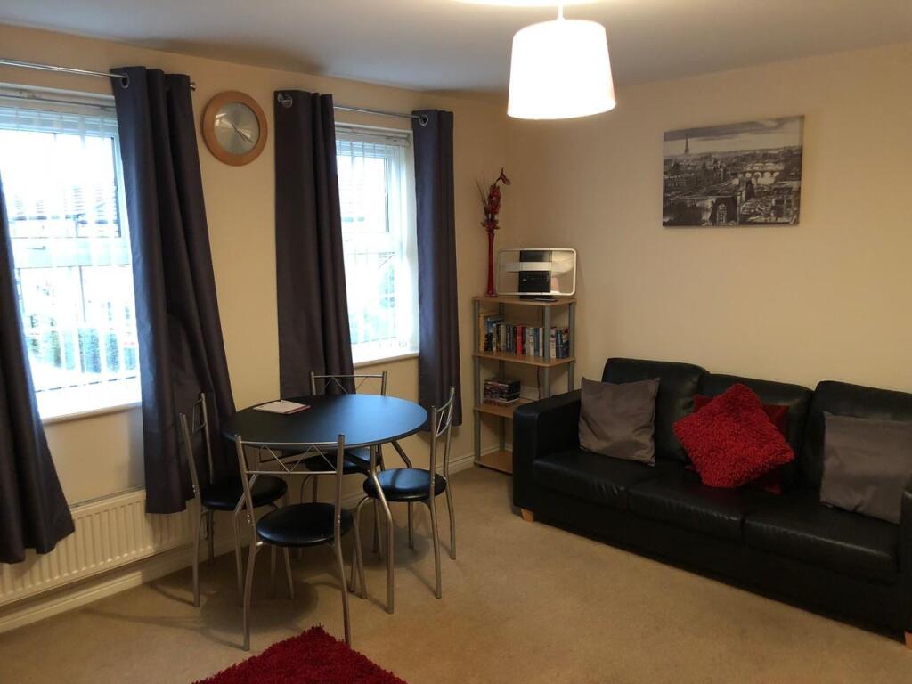 Lounge 2.jpg