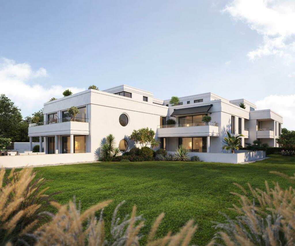 Val D'or_06_Exterior_Rear_Right.jpg