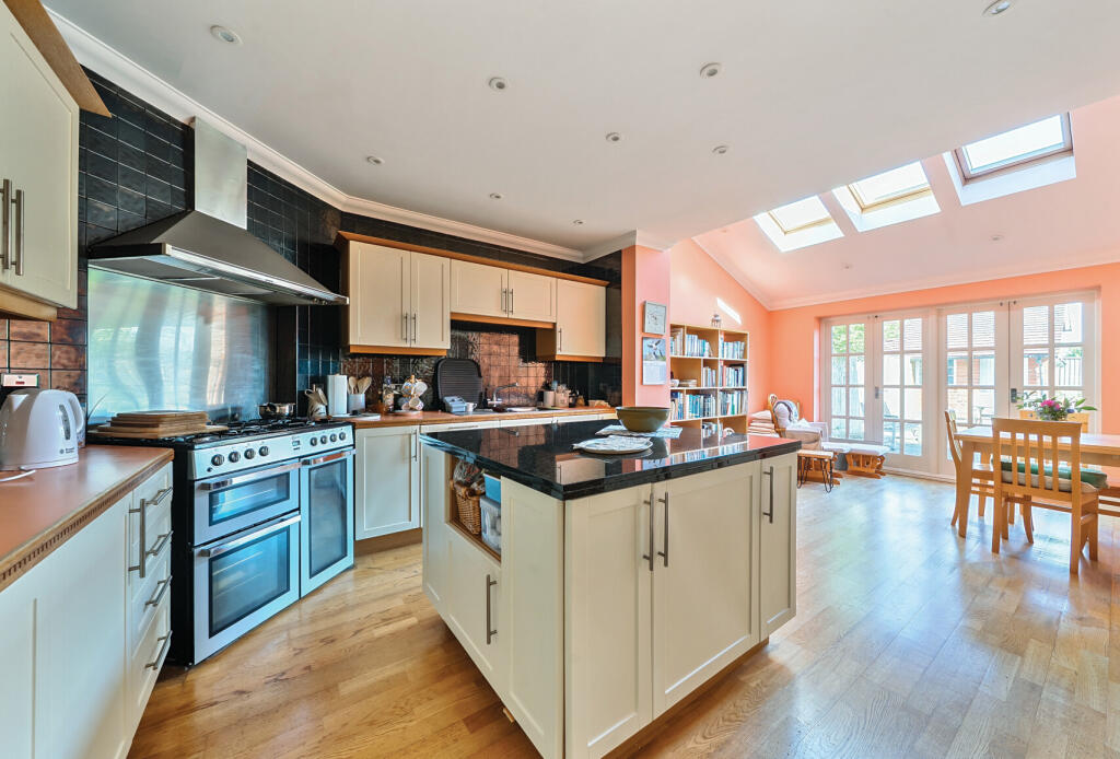 1323823-11-686e52...