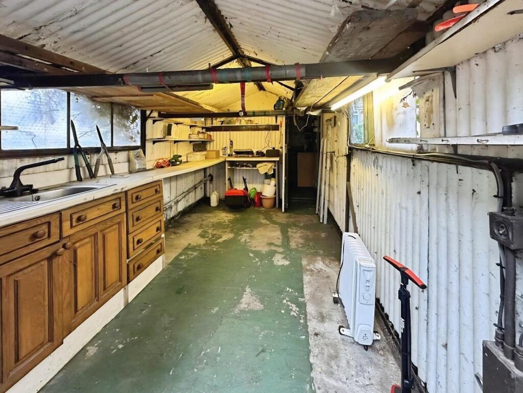 GARAGE / SHED