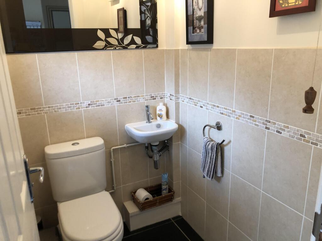 Cloakroom/wc