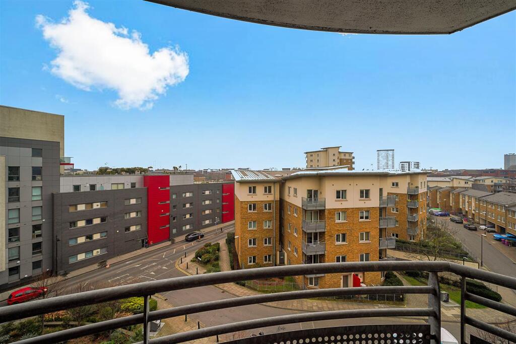 Flat 22, Cuthbert Bell Tower - FFuxuN5IyLWkAMwoxva