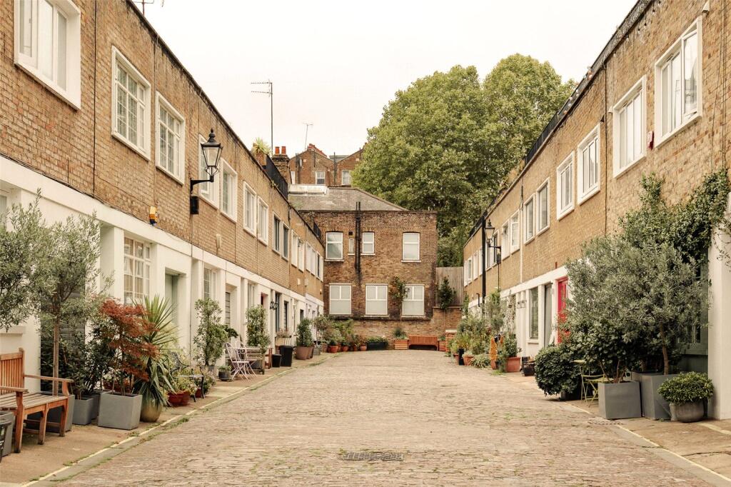 Queen&#39;s Mews