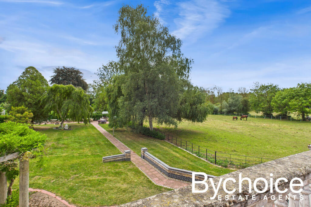 CAM05250G0-PR0100-STILL018