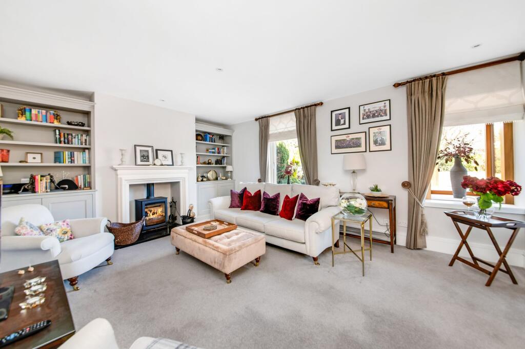 SITTING ROOM