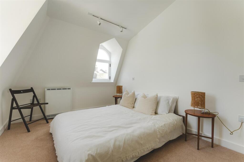 Clissold Crescent-17.jpg