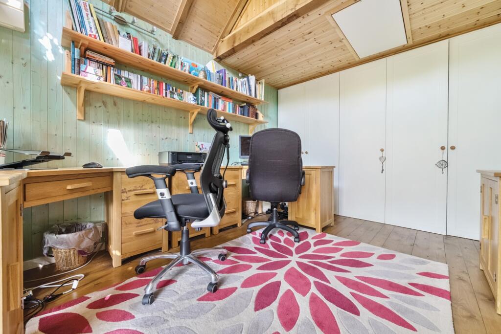 1311073-24-685199ba19283