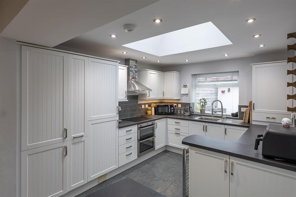 Kitchen/Diner &amp; Family Room