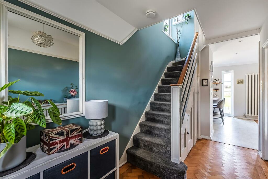 64-Ruden-Way-7.jpg