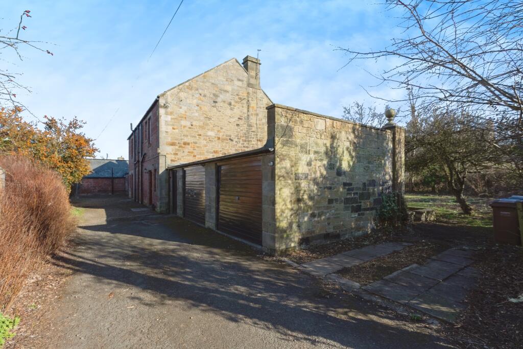 Rear/Garage