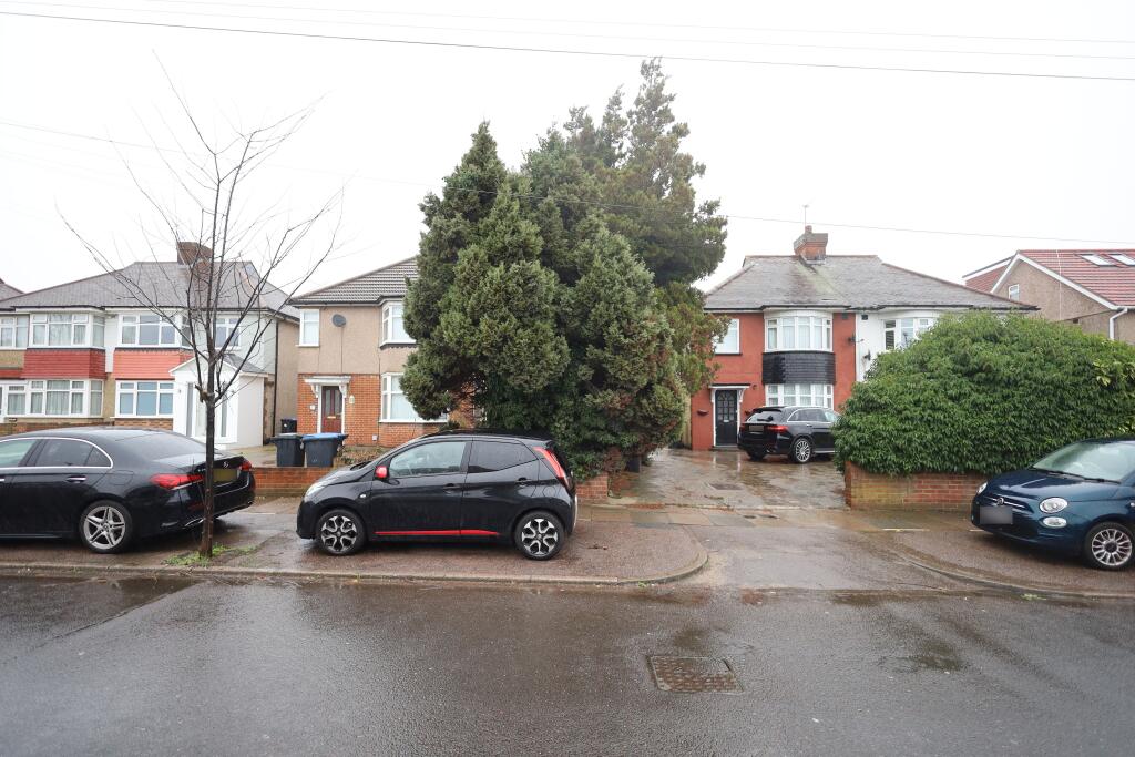 11 Meadway, Enfield, EN3 6NT
