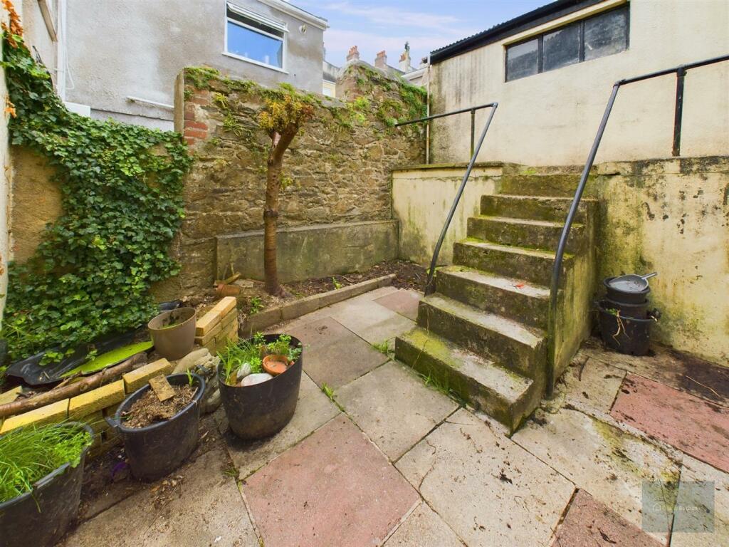 CAM02549G0-PR0201-ST