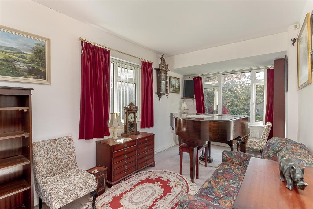 Sitting Room.jpg