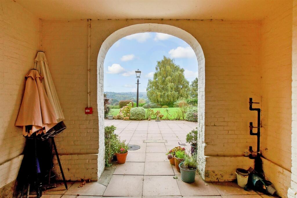 External Lifestyle Photograph