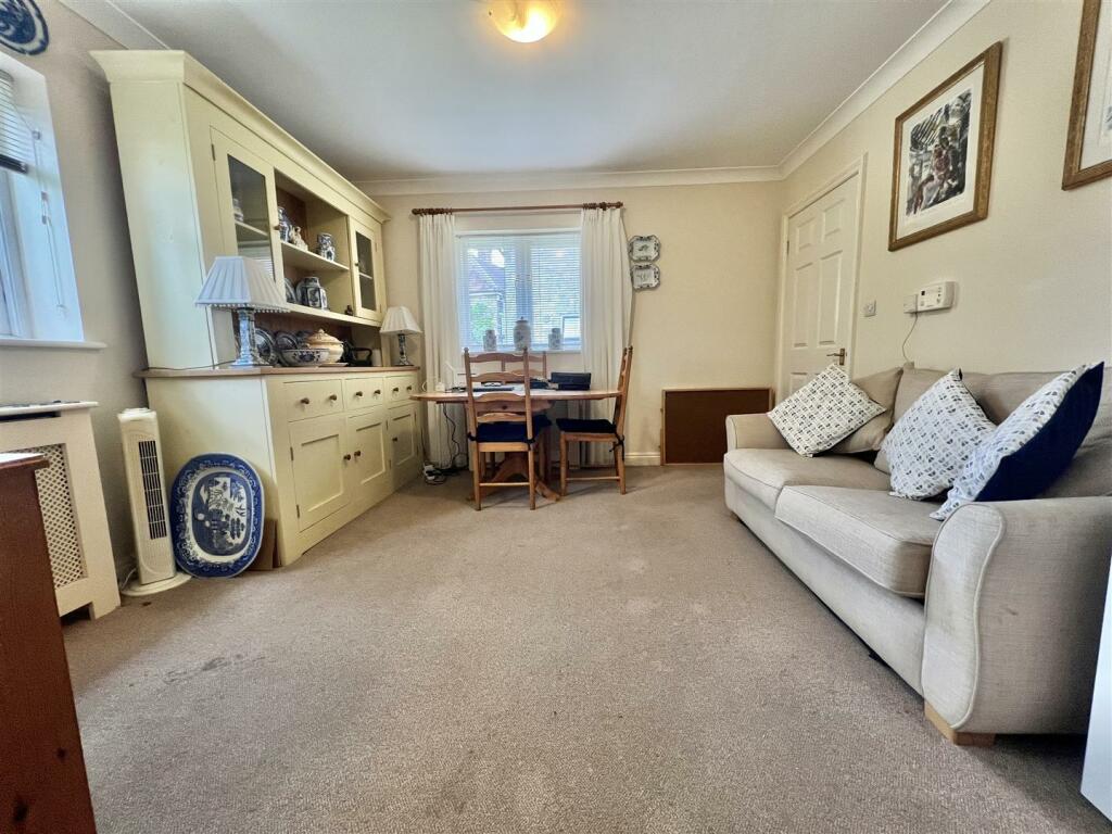 dining room.jpg