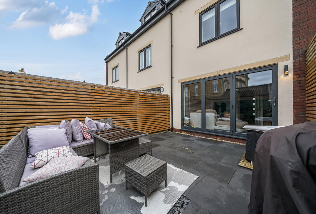 1373855-3-69023ad...