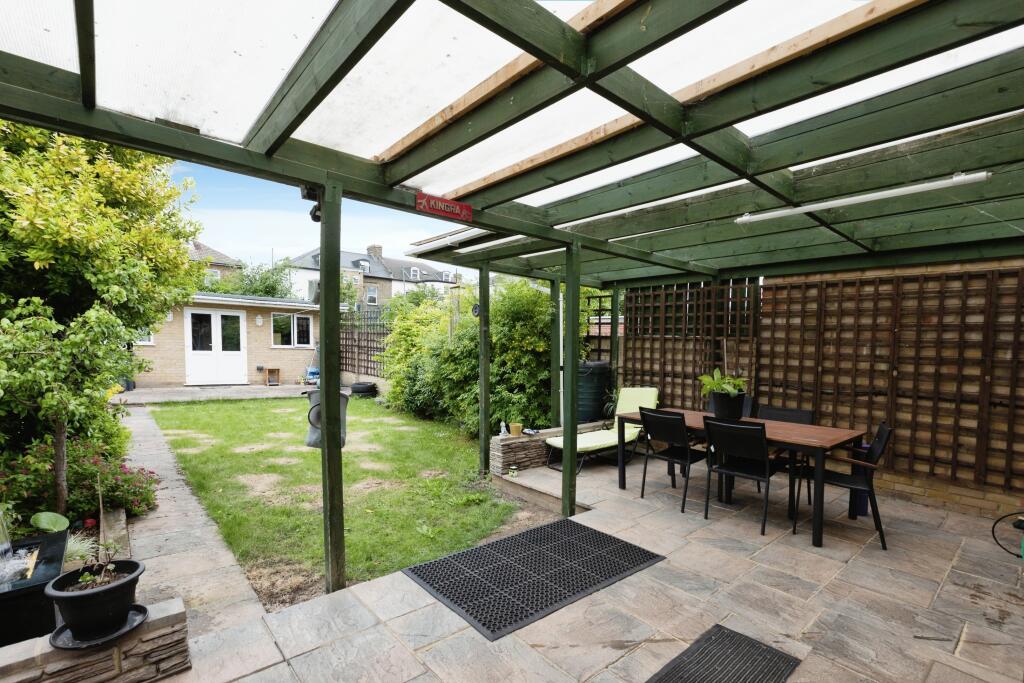 Patio/Bbq Area