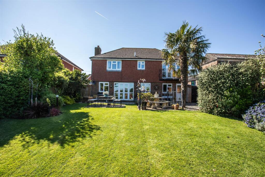 1 Meadow View Ext20.jpg