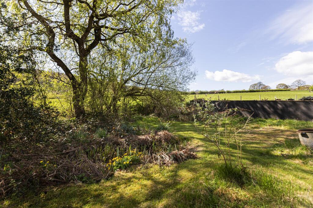 Bramleys Estate Agents - Lumb Lane - Almondbury (9