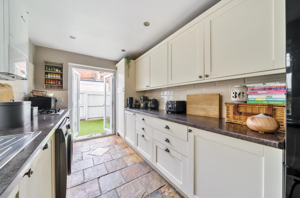 1299025-3-6838361...