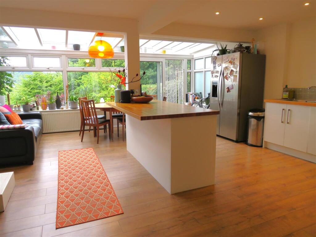 Kitchen Diner.JPG