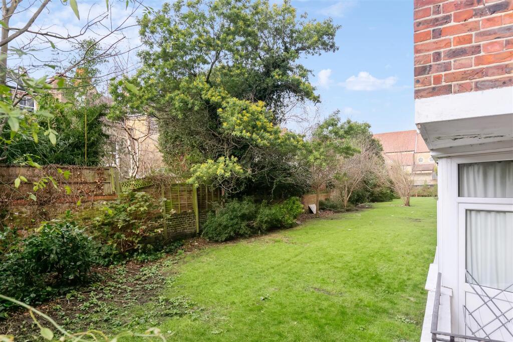 Kelmscott Gardens. W12 - FOR SALE