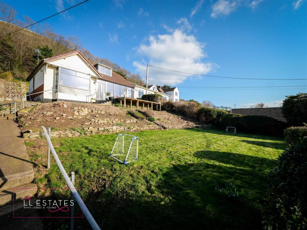 117 Cwm Road-20.jpg