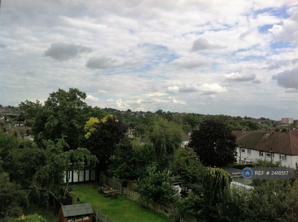 Quiet Neighbourhood With Scenic Views